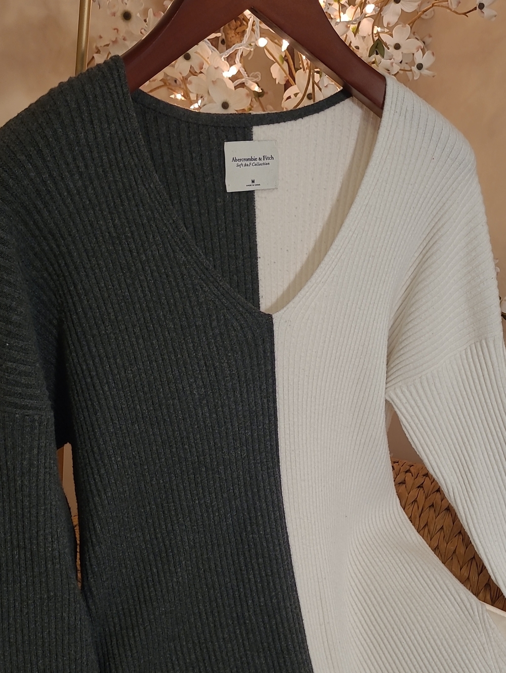 Abercrombie & Fitch Two Tone Sweater - Picture 2 of 3